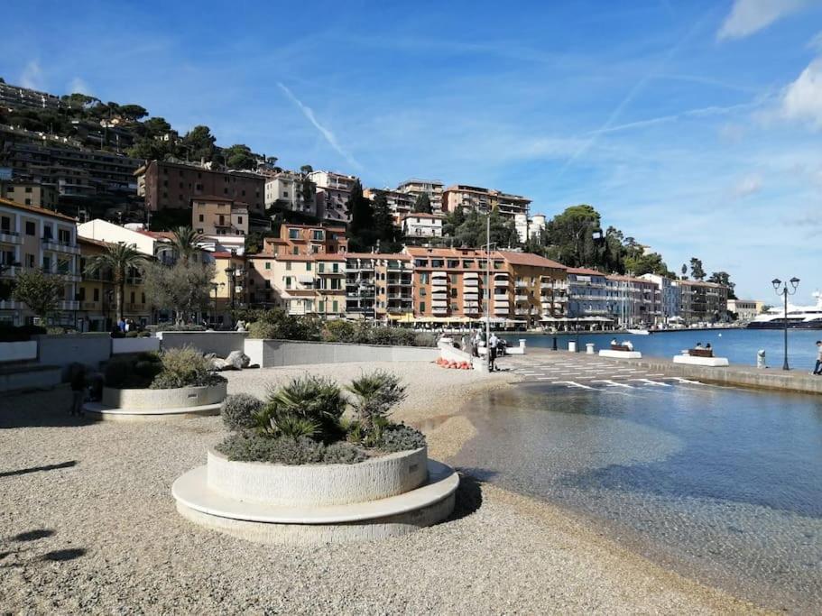 Sweet Liana Un Tuffo Nel Cuore Del Paese Porto Santo Stefano  Exterior foto